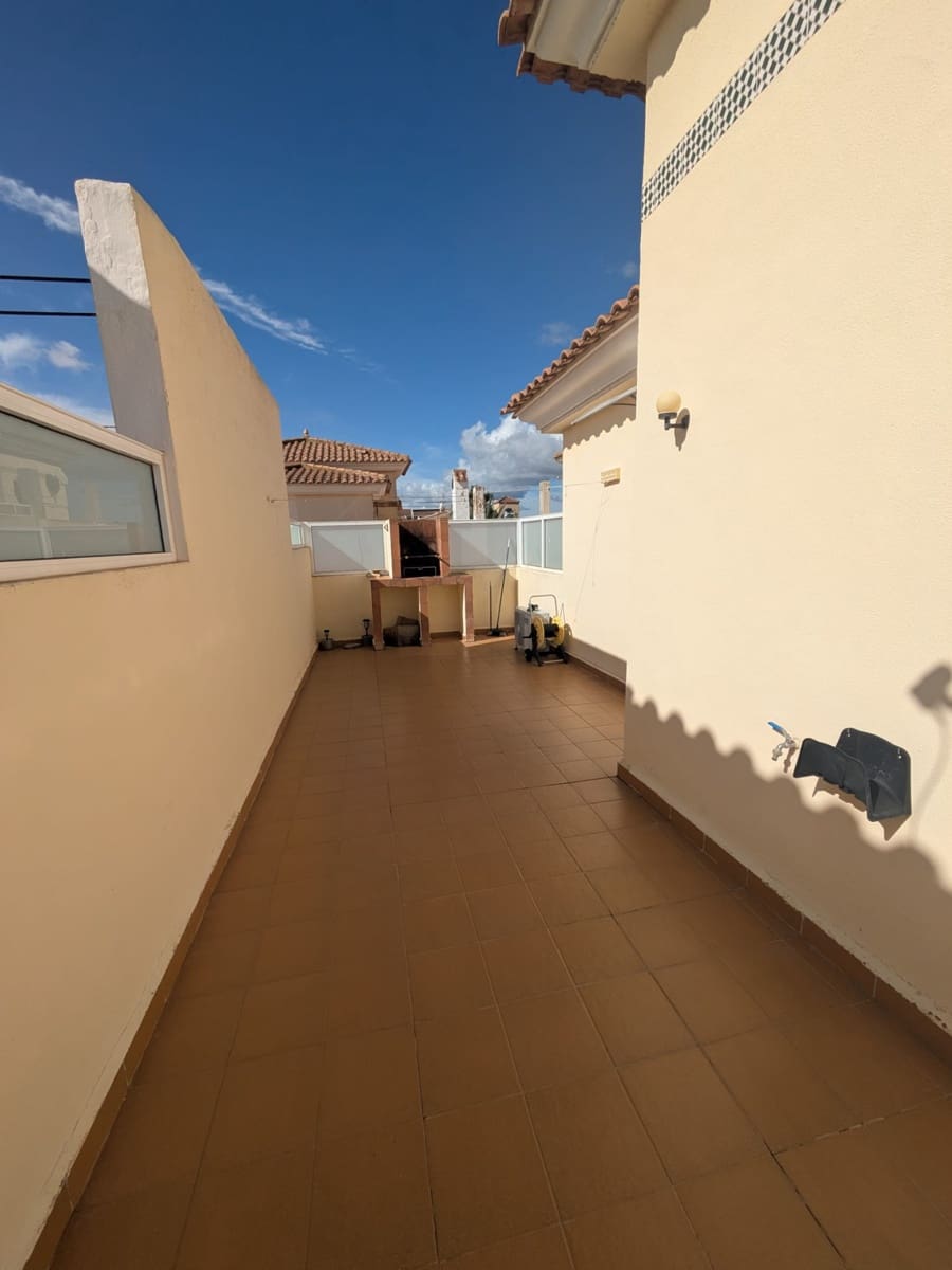 3 Zimmer Haus zu verkaufen in Playa Flamenca mit Pool Garage - 285.000 € (Ref: 9703293)