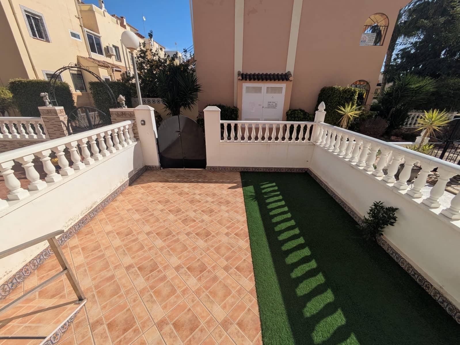 3 Zimmer Haus zu verkaufen in Playa Flamenca mit Pool Garage - 285.000 € (Ref: 9703293)