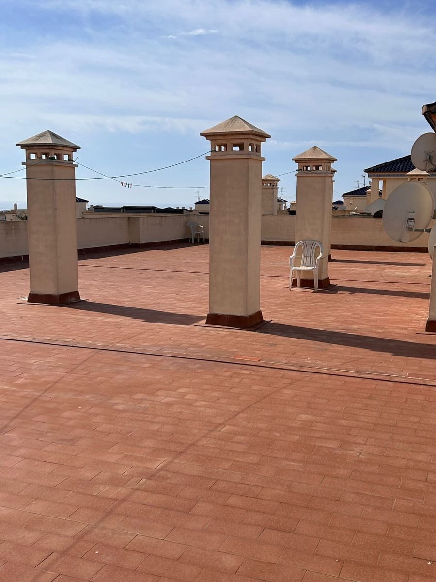 2 bedroom Apartment for sale in Playa Flamenca with pool garage - € 176,000 (Ref: 9703295)