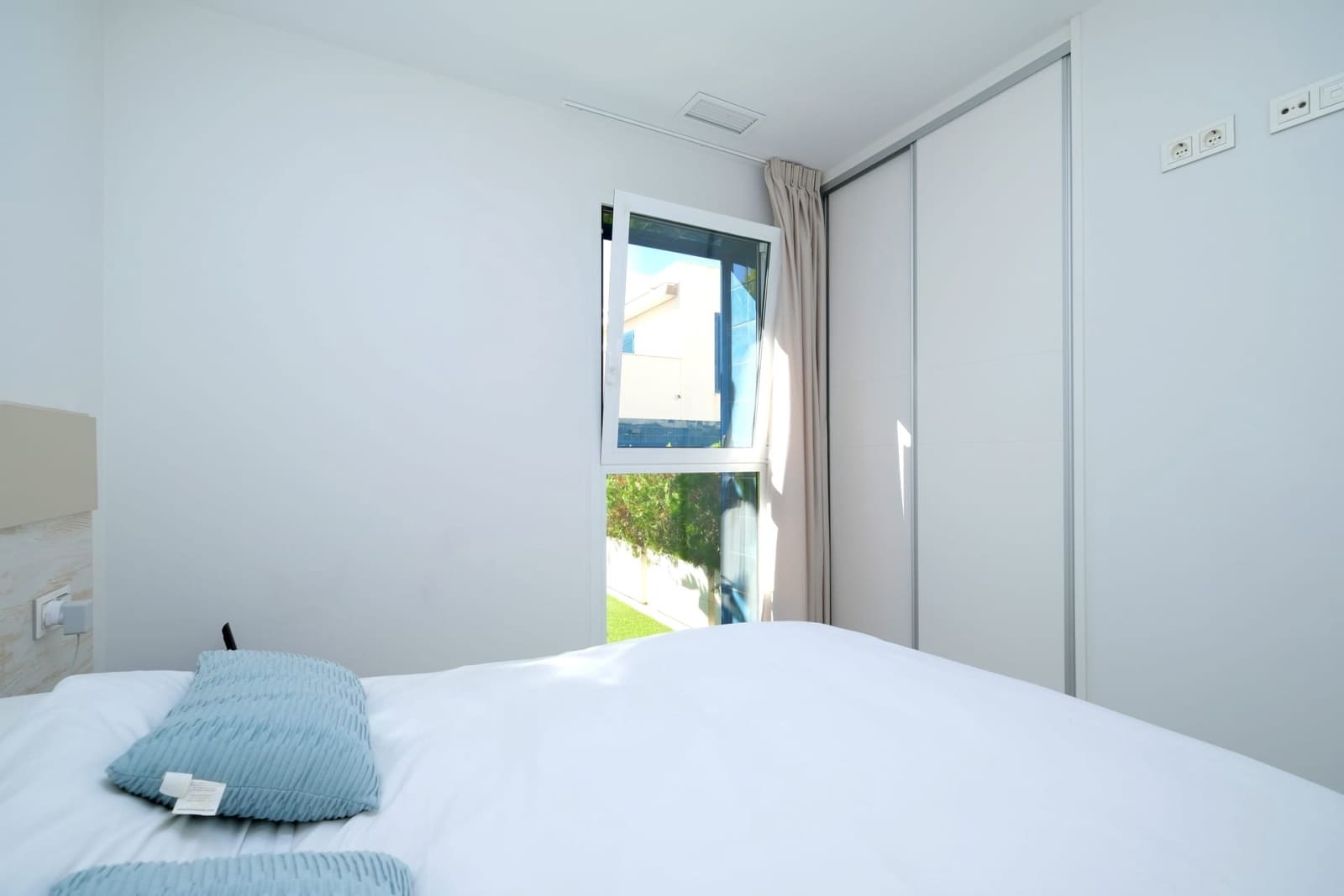 2 bedroom Apartment for sale in Playa Flamenca with pool - € 249,995 (Ref: 9703297)