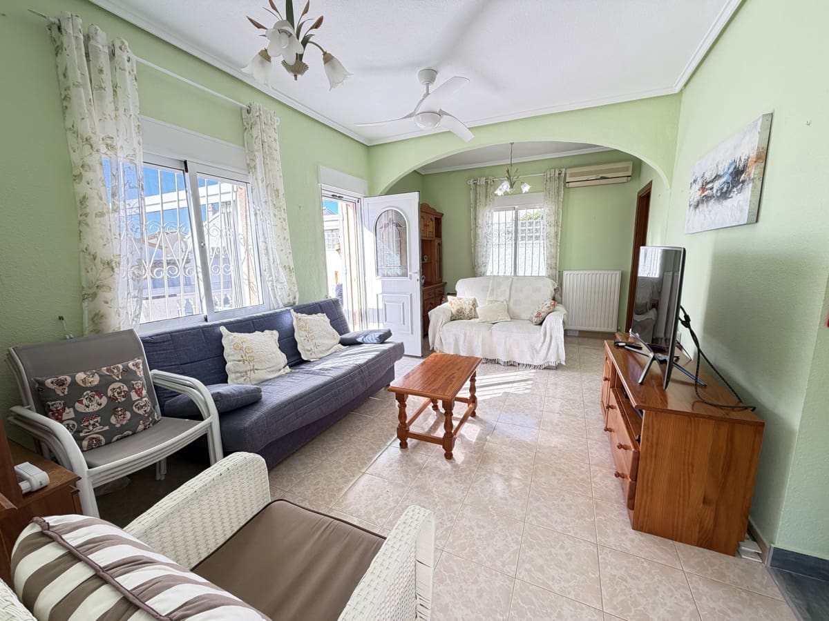 3 sypialnia Willa na sprzedaż w Villamartin z basenem garażem - 399 000 € (Ref: 9703300)