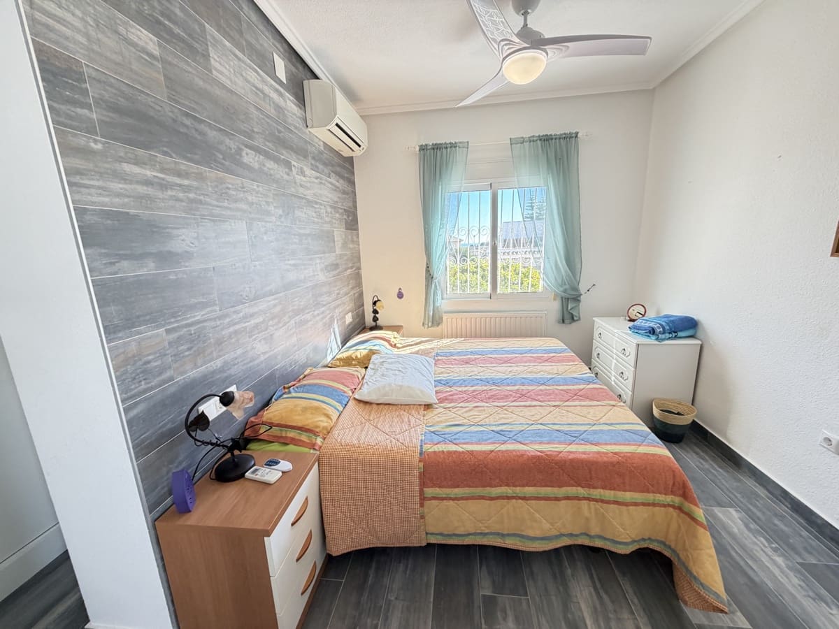 3 sypialnia Willa na sprzedaż w Villamartin z basenem garażem - 399 000 € (Ref: 9703300)