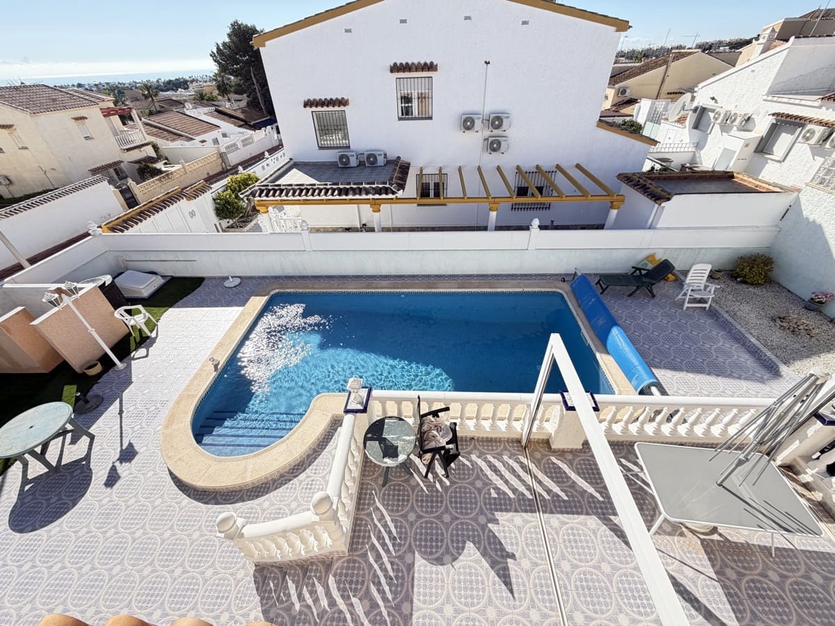 3 sypialnia Willa na sprzedaż w Villamartin z basenem garażem - 399 000 € (Ref: 9703300)