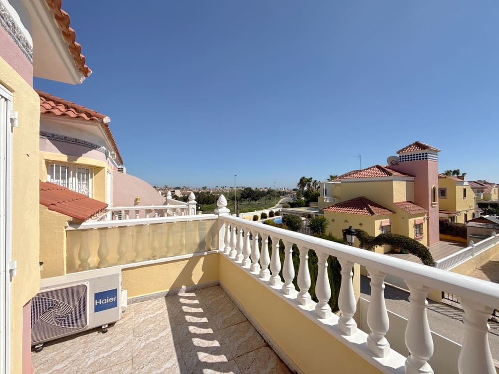 3 bedroom Townhouse for sale in Cabo Roig with pool - € 229,950 (Ref: 9703305)