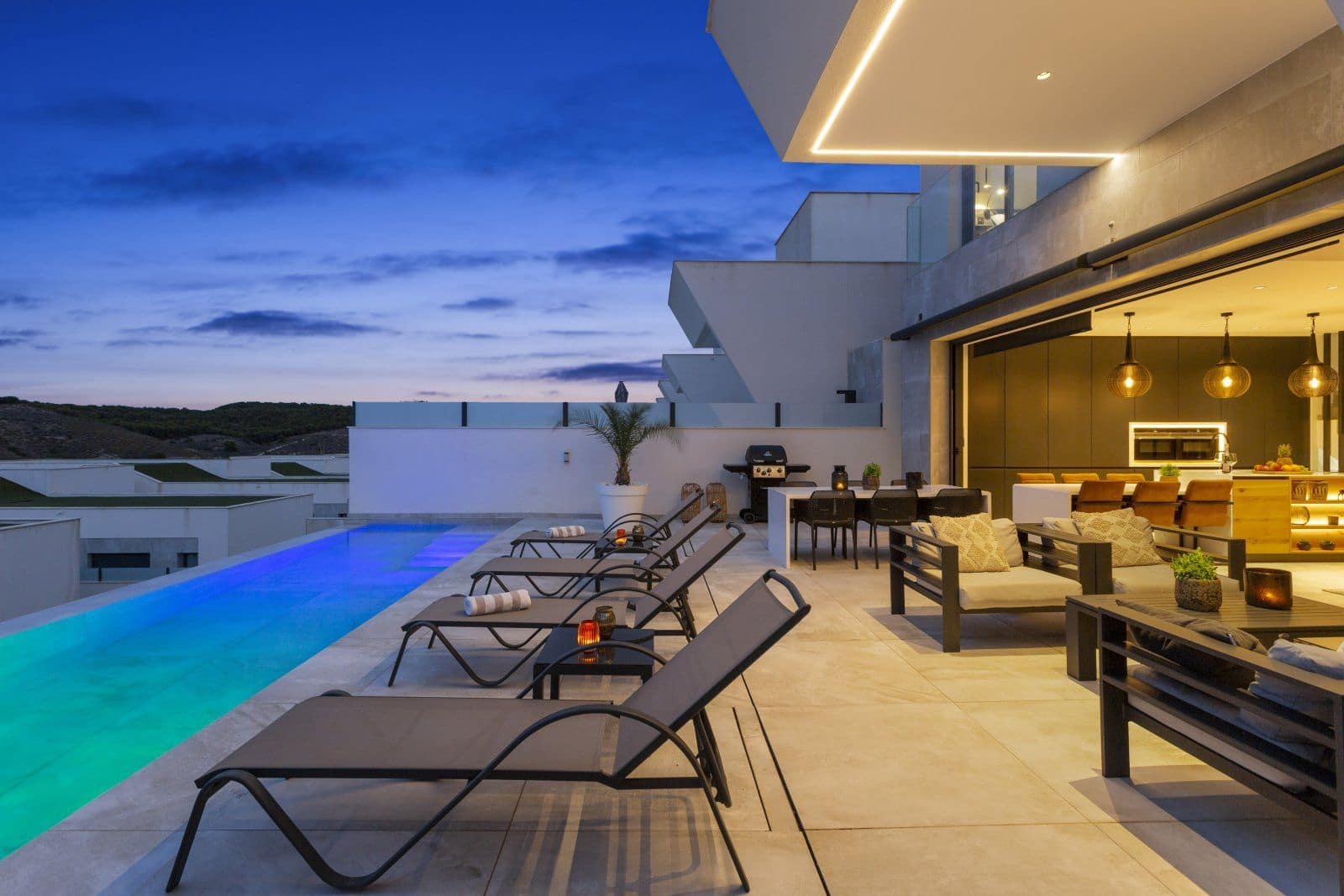 4 bedroom Villa for sale in Ciudad Quesada with pool garage - € 769,000 (Ref: 9728464)