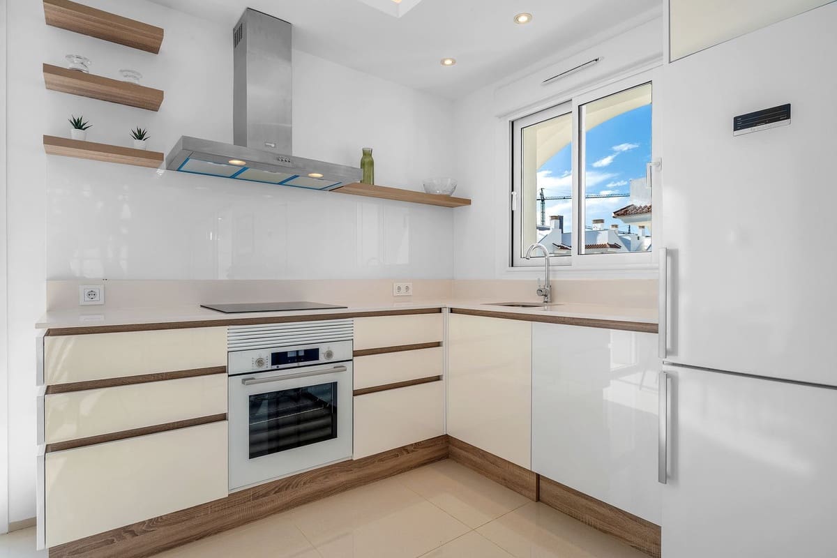 2 bedroom Penthouse for sale in Ciudad Quesada with pool - € 289,000 (Ref: 9729496)