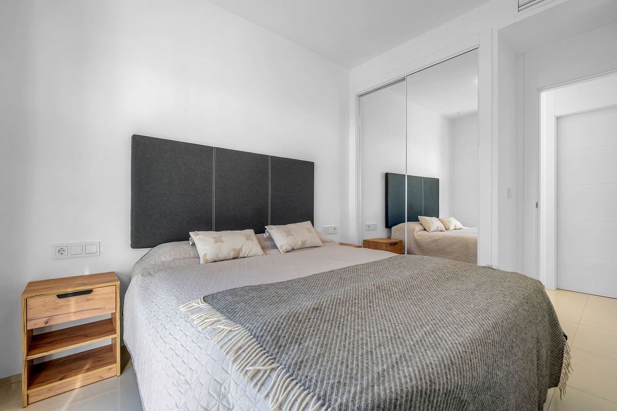 2 bedroom Penthouse for sale in Ciudad Quesada with pool - € 289,000 (Ref: 9729496)