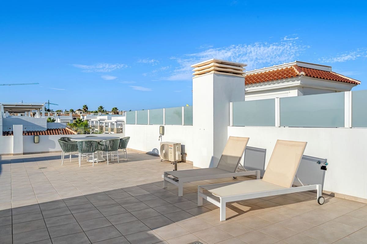 2 bedroom Penthouse for sale in Ciudad Quesada with pool - € 289,000 (Ref: 9729496)