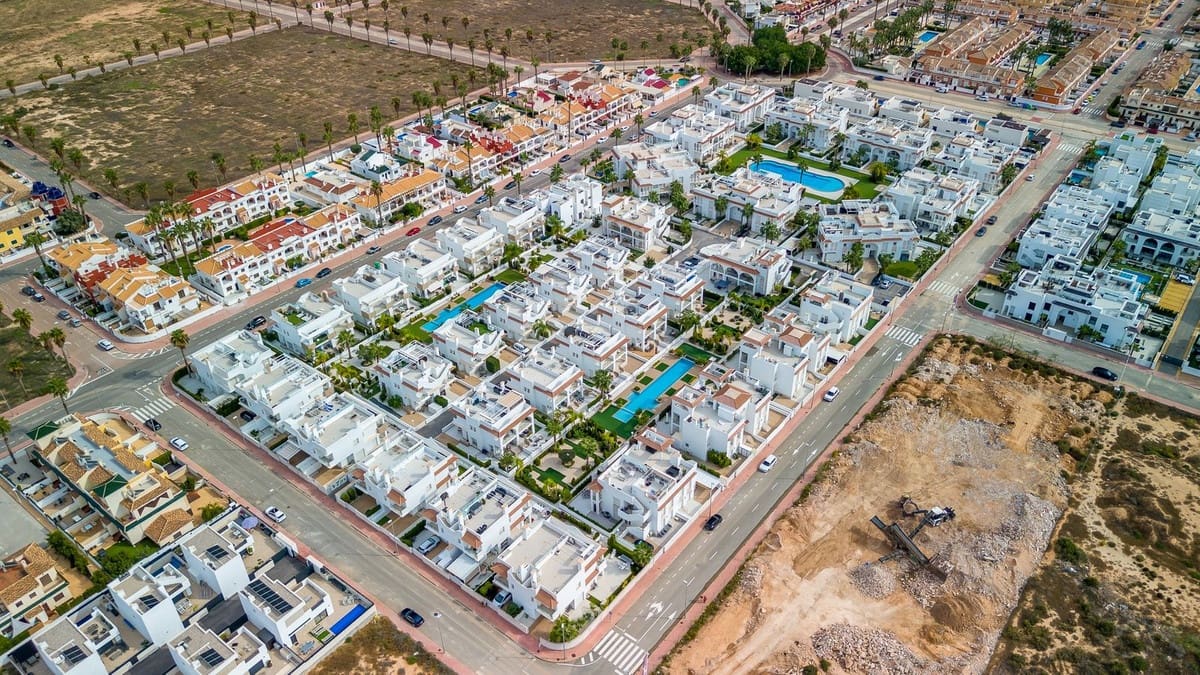 2 bedroom Penthouse for sale in Ciudad Quesada with pool - € 289,000 (Ref: 9729496)