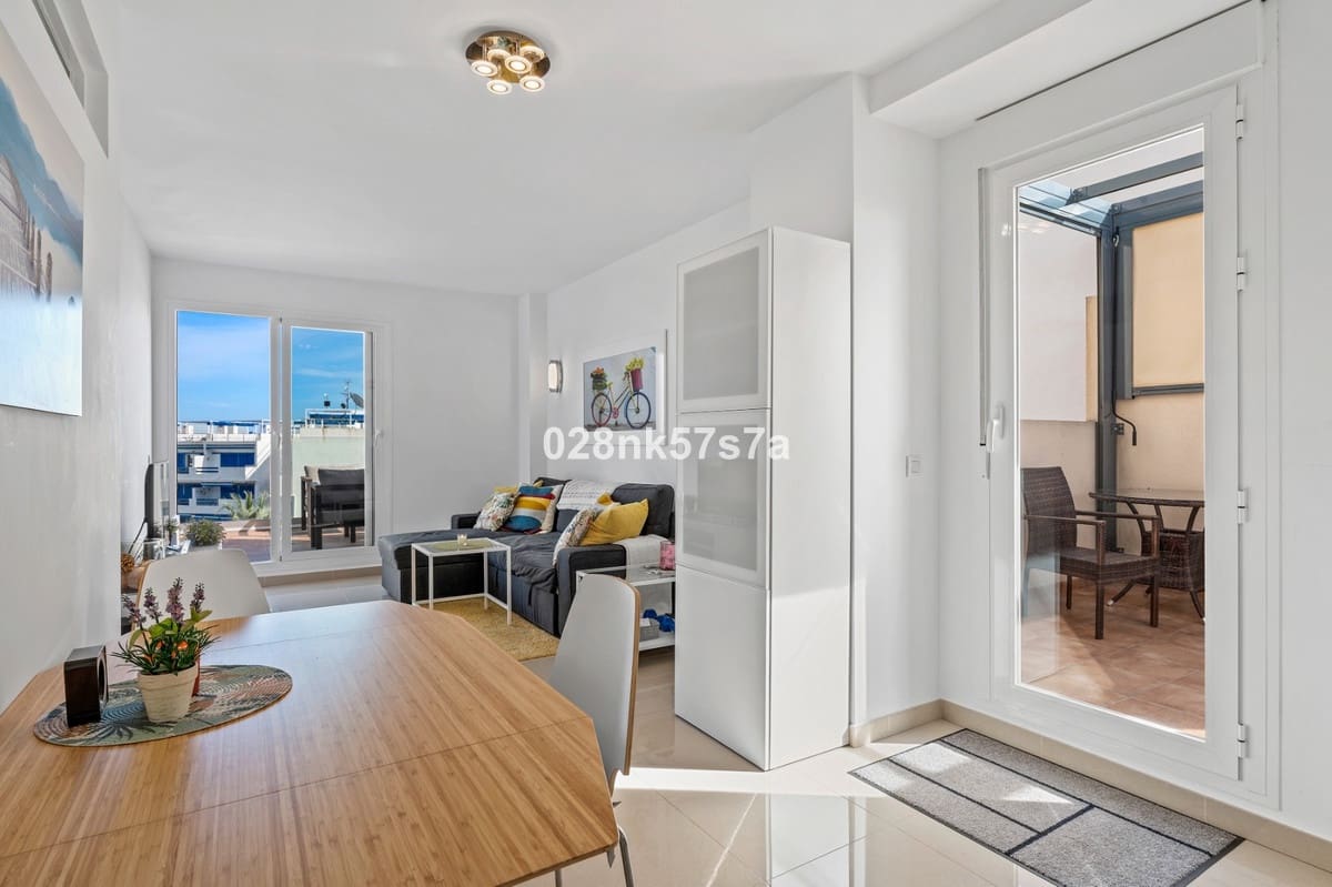 2 makuuhuone Kattohuoneisto myytävänä paikassa Playa Flamenca mukana uima-altaan 
autotalli - 269 000 € (Ref: 9729498)