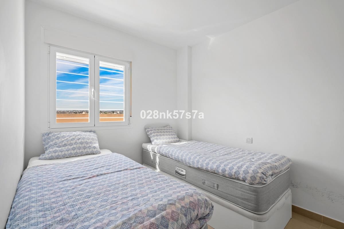 2 makuuhuone Kattohuoneisto myytävänä paikassa Playa Flamenca mukana uima-altaan 
autotalli - 269 000 € (Ref: 9729498)