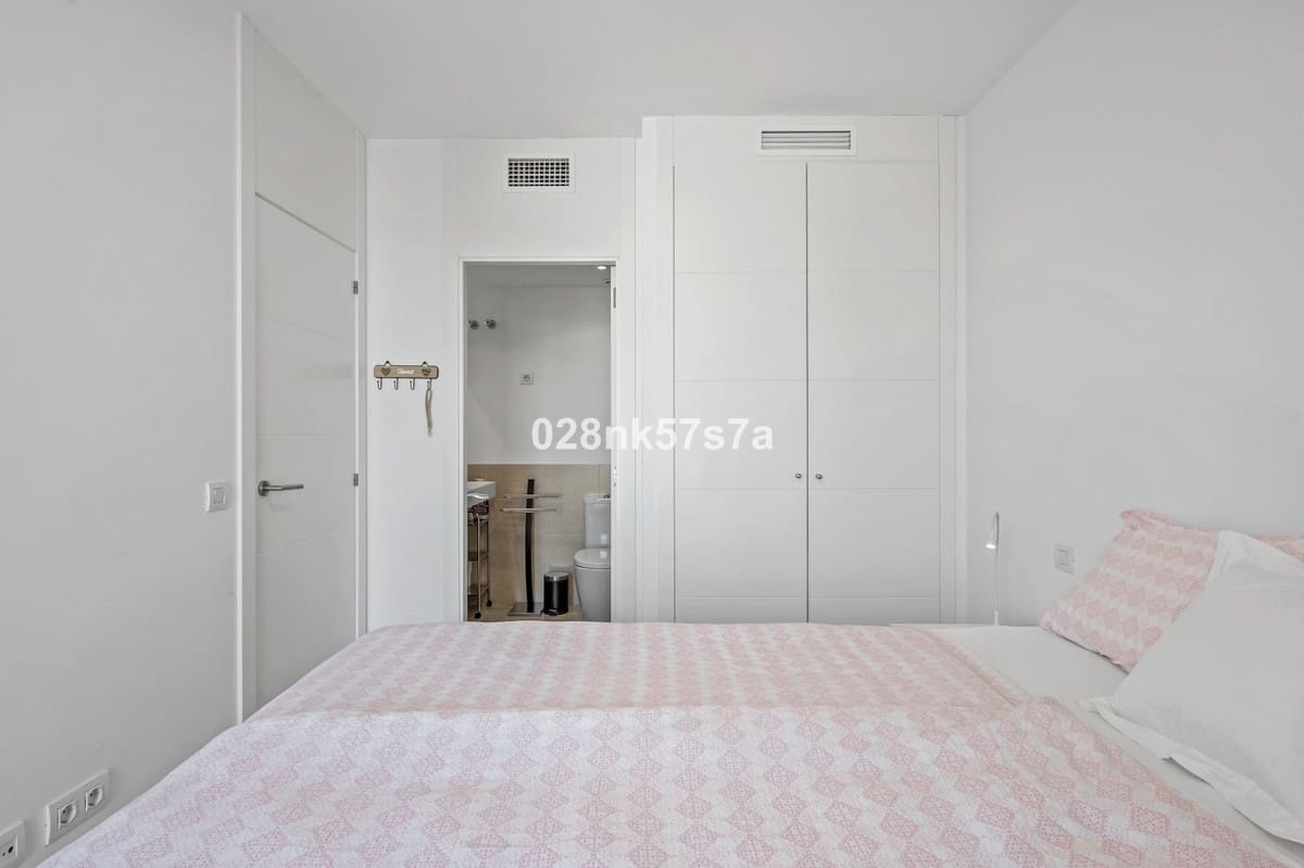 2 makuuhuone Kattohuoneisto myytävänä paikassa Playa Flamenca mukana uima-altaan 
autotalli - 269 000 € (Ref: 9729498)