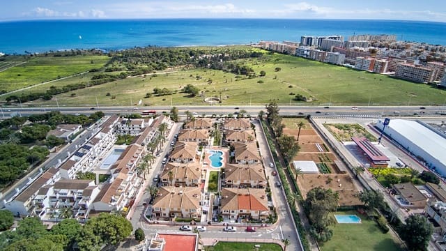 2 soveværelse Lejlighed til salg i Punta Prima, Orihuela med swimmingpool - € 165.000 (Ref: 9729500)