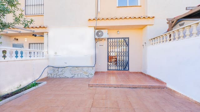 Casa de 2 habitaciones en Punta Prima, Orihuela en venta con piscina - 199.000 € (Ref: 9729503)
