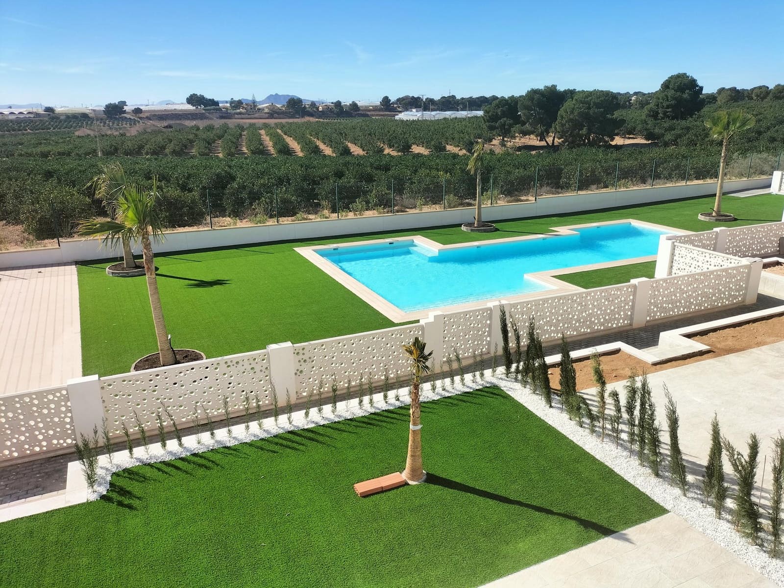 Chalet de 3 habitaciones en Pilar de la Horadada en venta con piscina garaje - 399.000 € (Ref: 9729541)