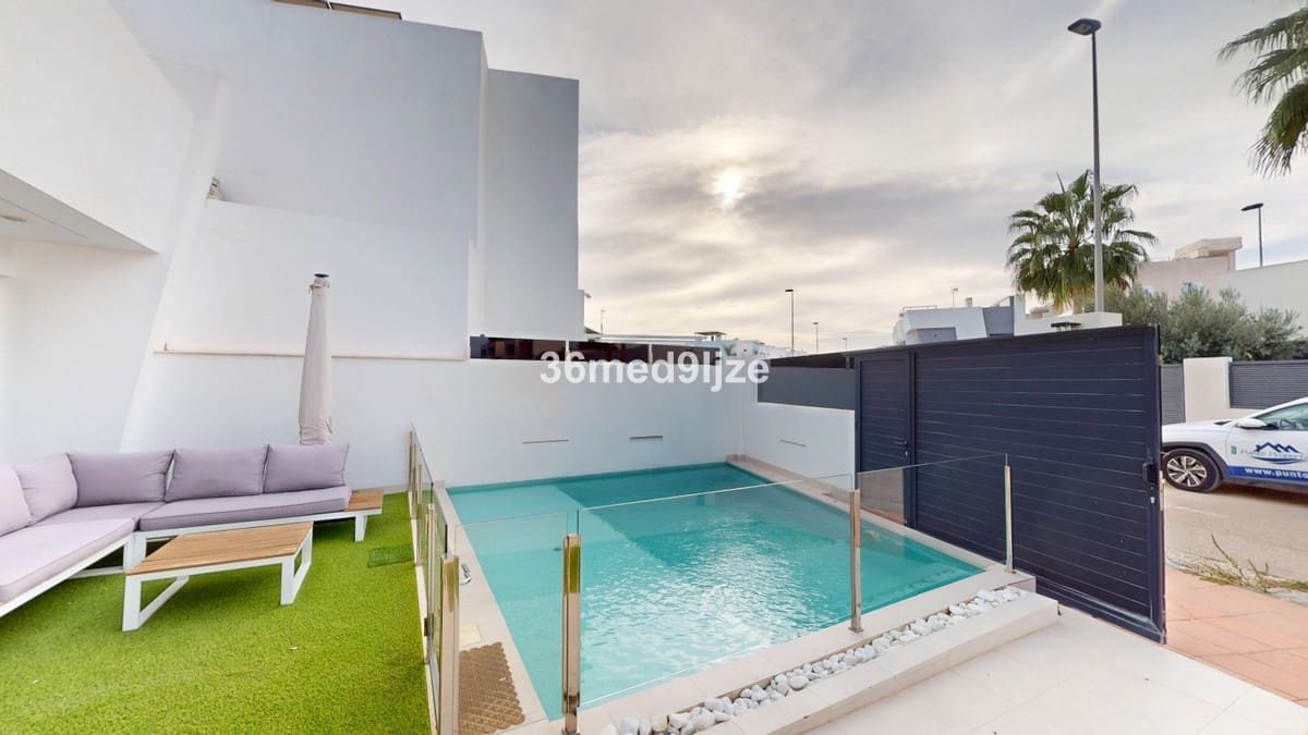 3 quarto Moradia para venda em Santiago de la Ribera com piscina garagem - 384 000 € (Ref: 9729542)