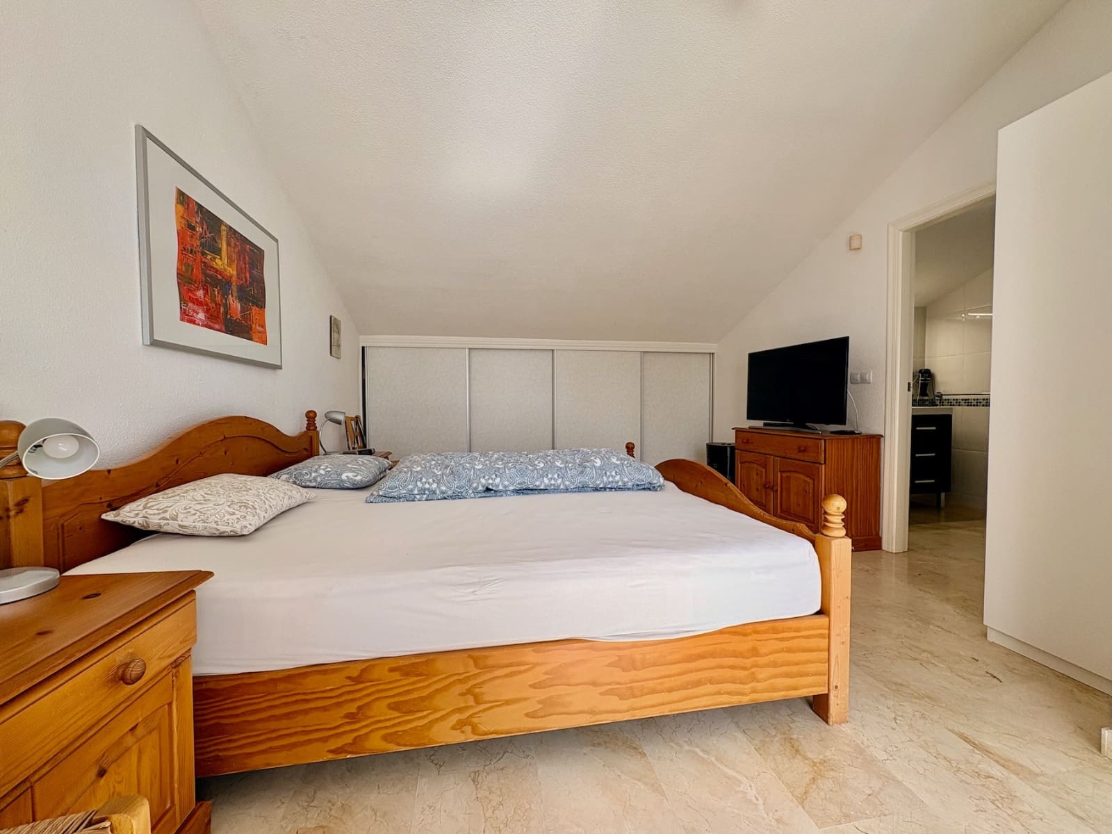 Chalet de 3 habitaciones en Villamartin en venta con piscina - 289.000 € (Ref: 9729550)