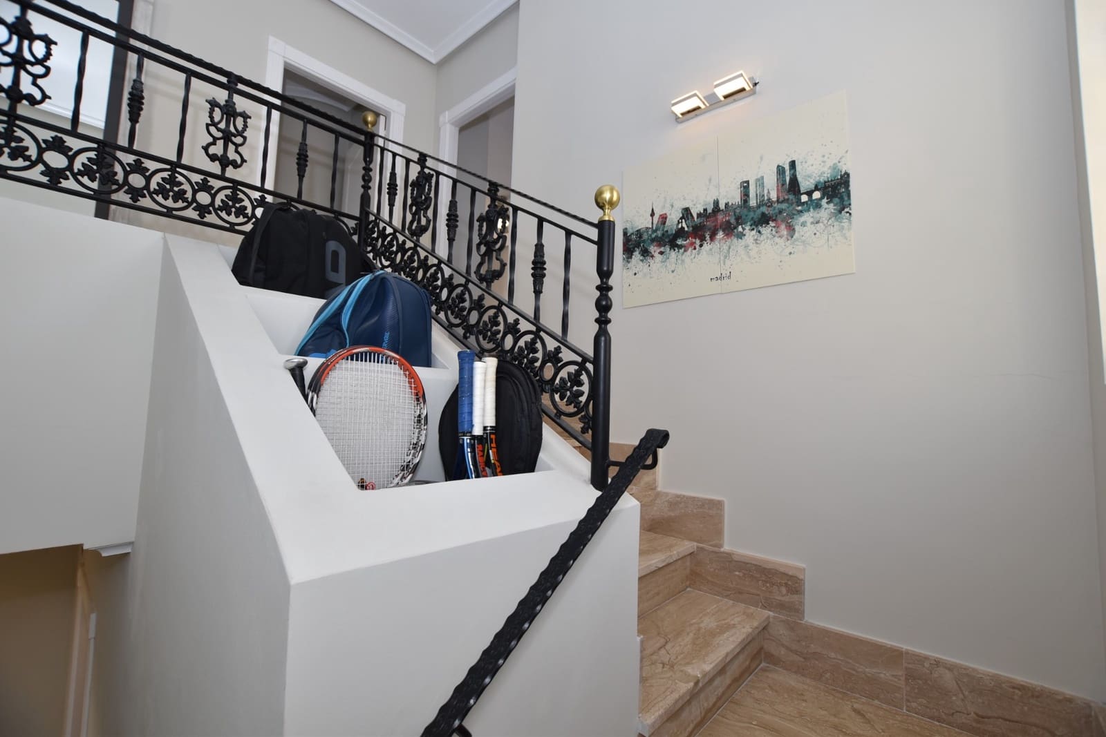 Chalet de 3 habitaciones en Villamartin en venta con piscina - 445.000 € (Ref: 9755252)