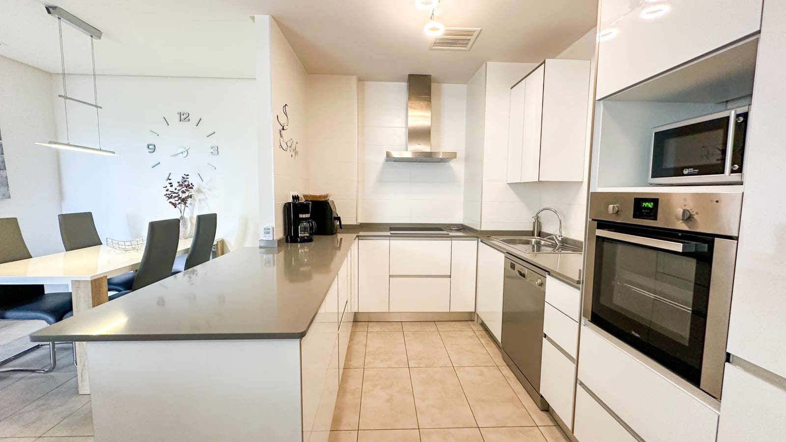 2 slaapkamer Appartement te koop in Villamartin met zwembad garage - € 220.000 (Ref: 9777594)