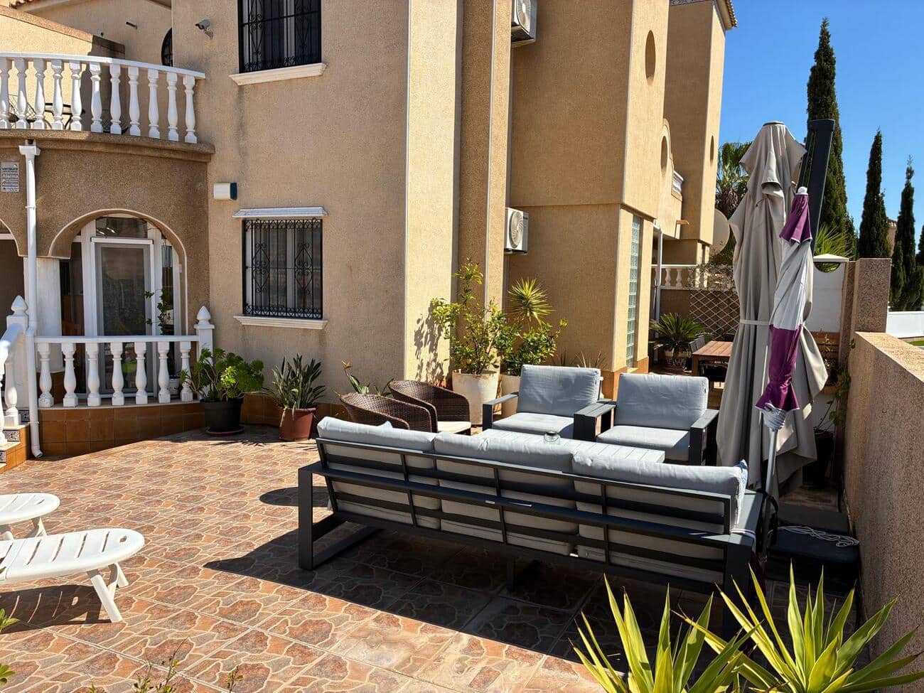 3 Zimmer Haus zu verkaufen in Villamartin mit Pool Garage - 249.950 € (Ref: 9777595)