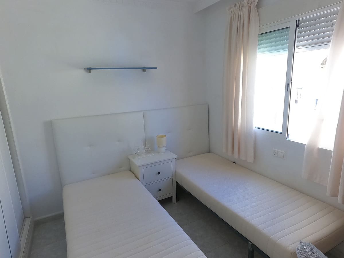 2 bedroom Apartment for sale in Algorfa with pool garage - € 142,000 (Ref: 9793950)