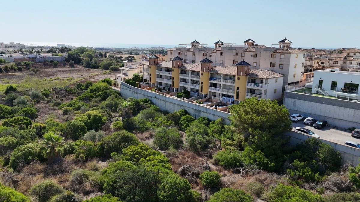 2 soverom Leilighet til salgs i Cabo Roig med svømmebasseng - € 139 950 (Ref: 9793955)