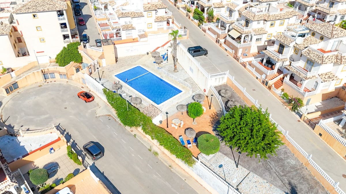 2 bedroom Apartment for sale in Cabo Roig with pool - € 135,000 (Ref: 9793955)