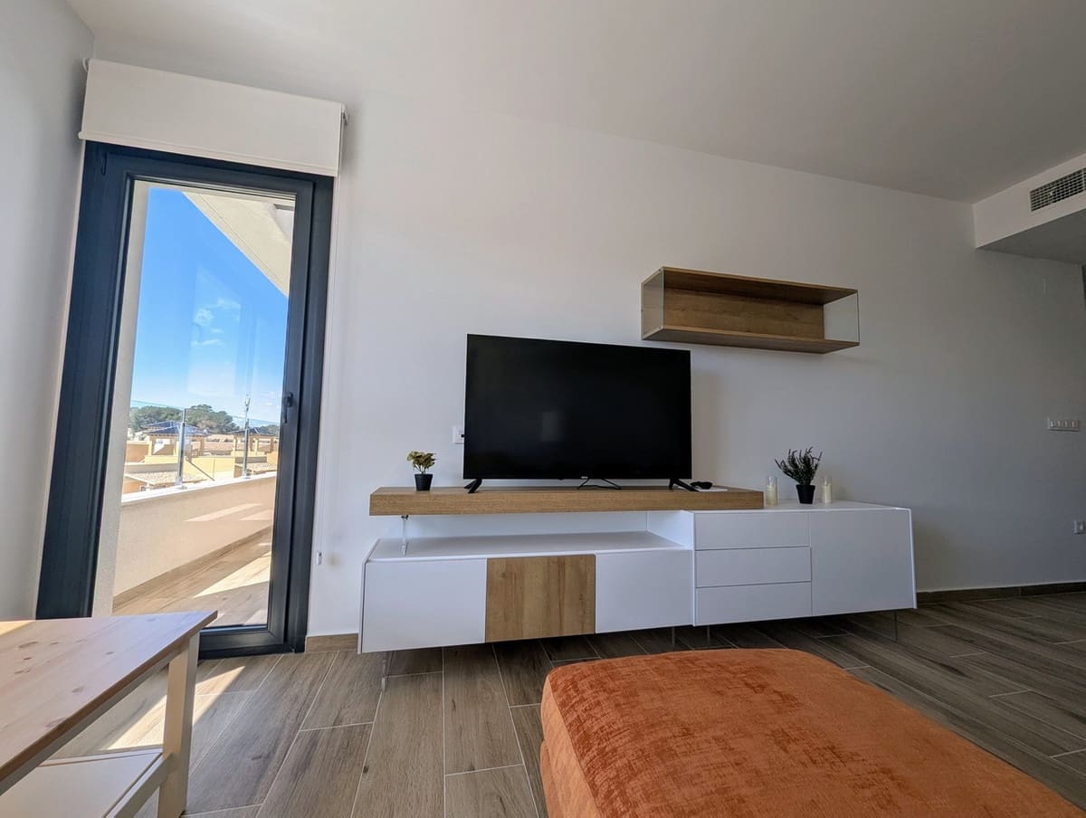 2 Zimmer Penthouse zu verkaufen in Villamartin mit Pool - 299.000 € (Ref: 9796907)