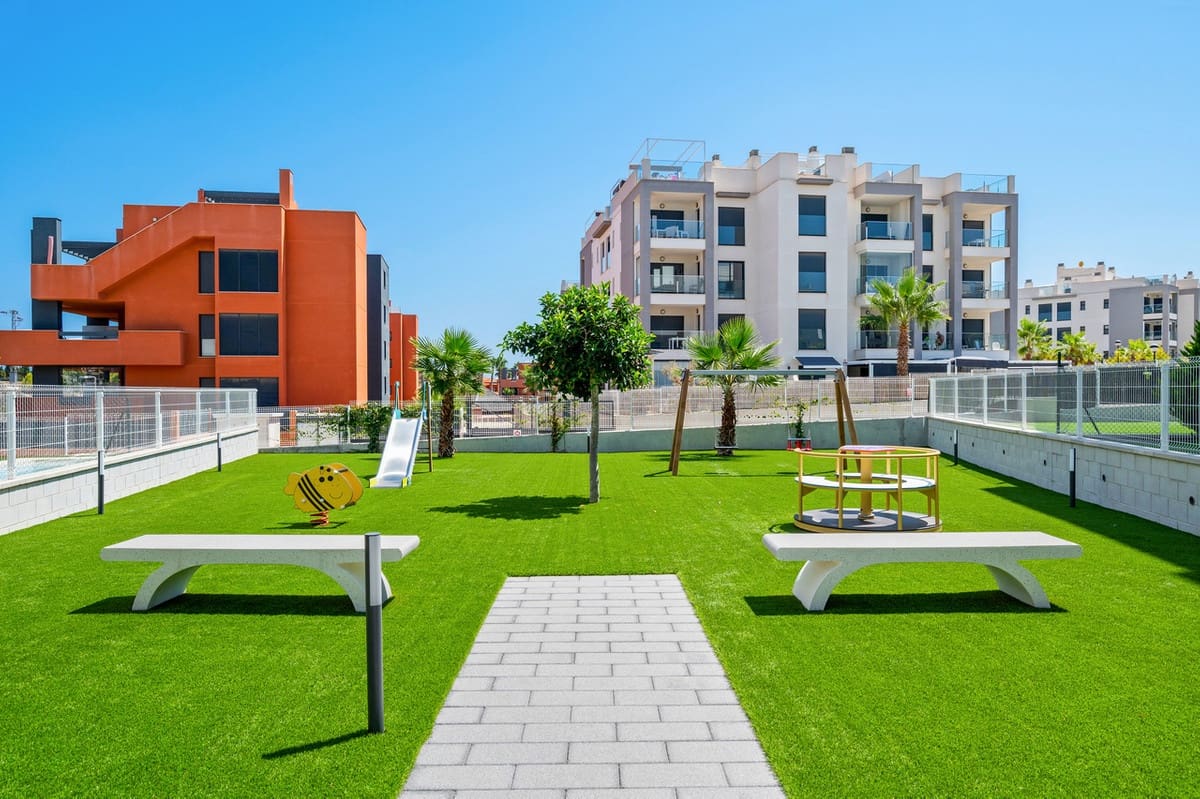 2 soveværelse Penthouse til salg i Villamartin med swimmingpool garage - € 299.000 (Ref: 9796907)