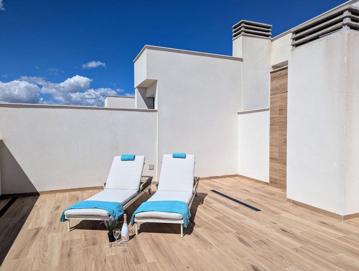 2 soveværelse Penthouse til salg i Villamartin med swimmingpool garage - € 299.000 (Ref: 9796907)