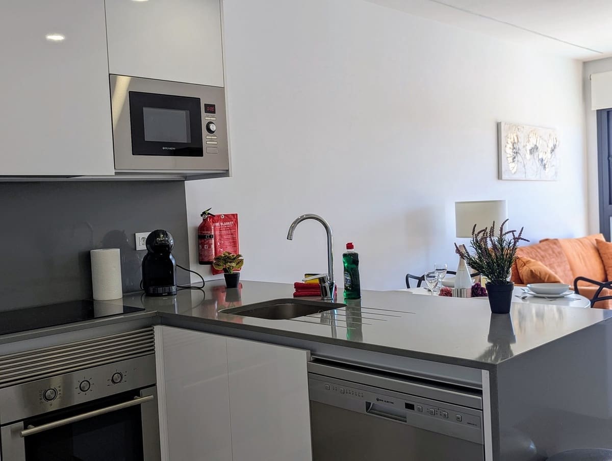 2 soveværelse Penthouse til salg i Villamartin med swimmingpool garage - € 299.000 (Ref: 9796907)