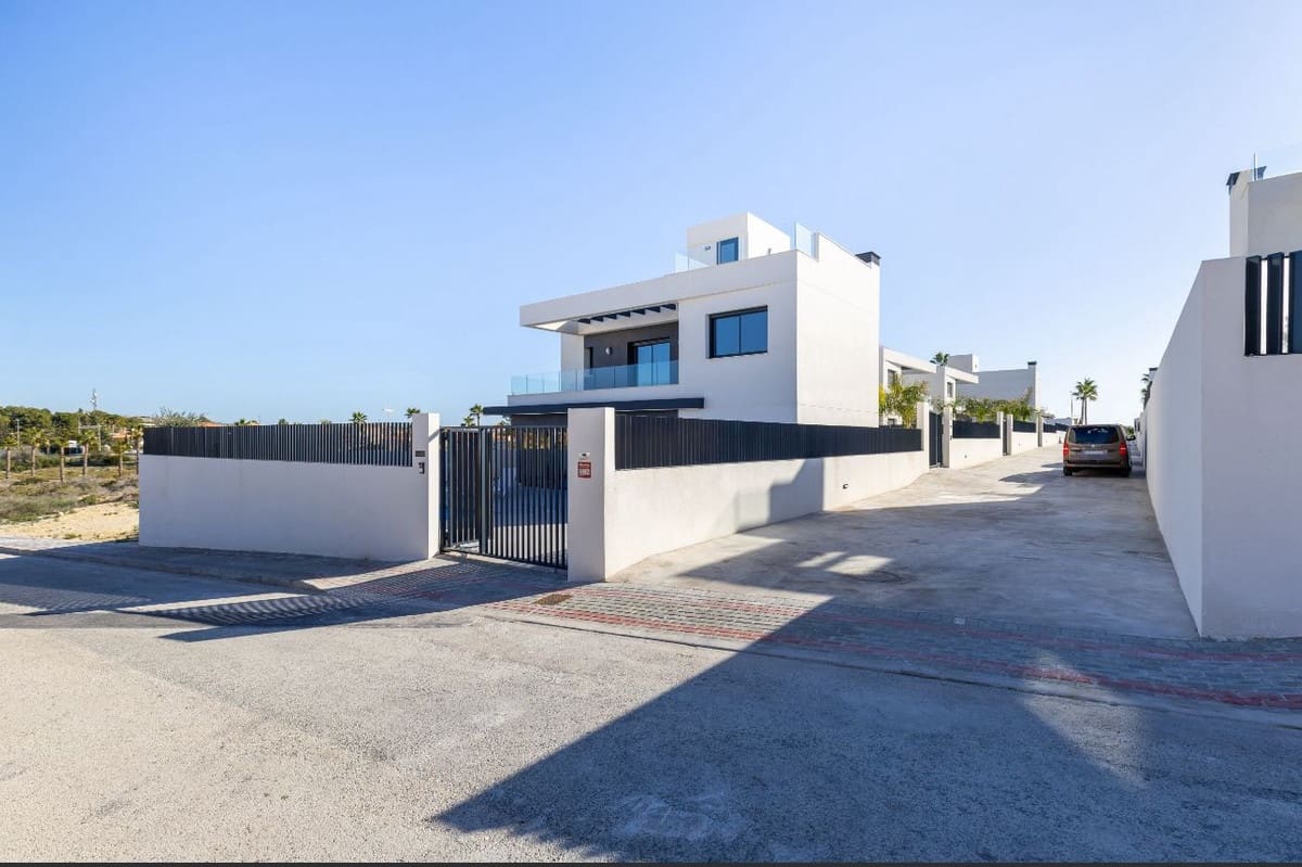 3 bedroom Villa for sale in Algorfa with pool - € 550,000 (Ref: 9800320)