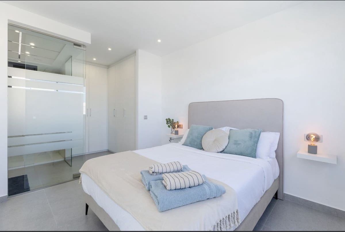3 soveværelse Villa til salg i Algorfa med swimmingpool garage - € 539.000 (Ref: 9800320)
