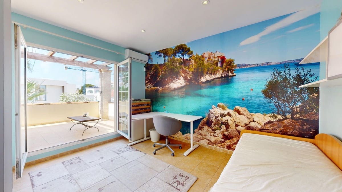 5 bedroom Villa for sale in La Zenia with pool - € 795,000 (Ref: 9800324)