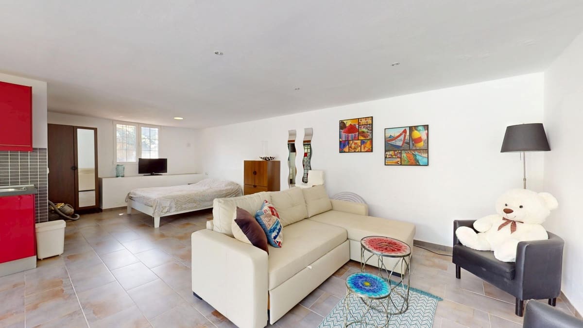 5 bedroom Villa for sale in La Zenia with pool - € 795,000 (Ref: 9800324)
