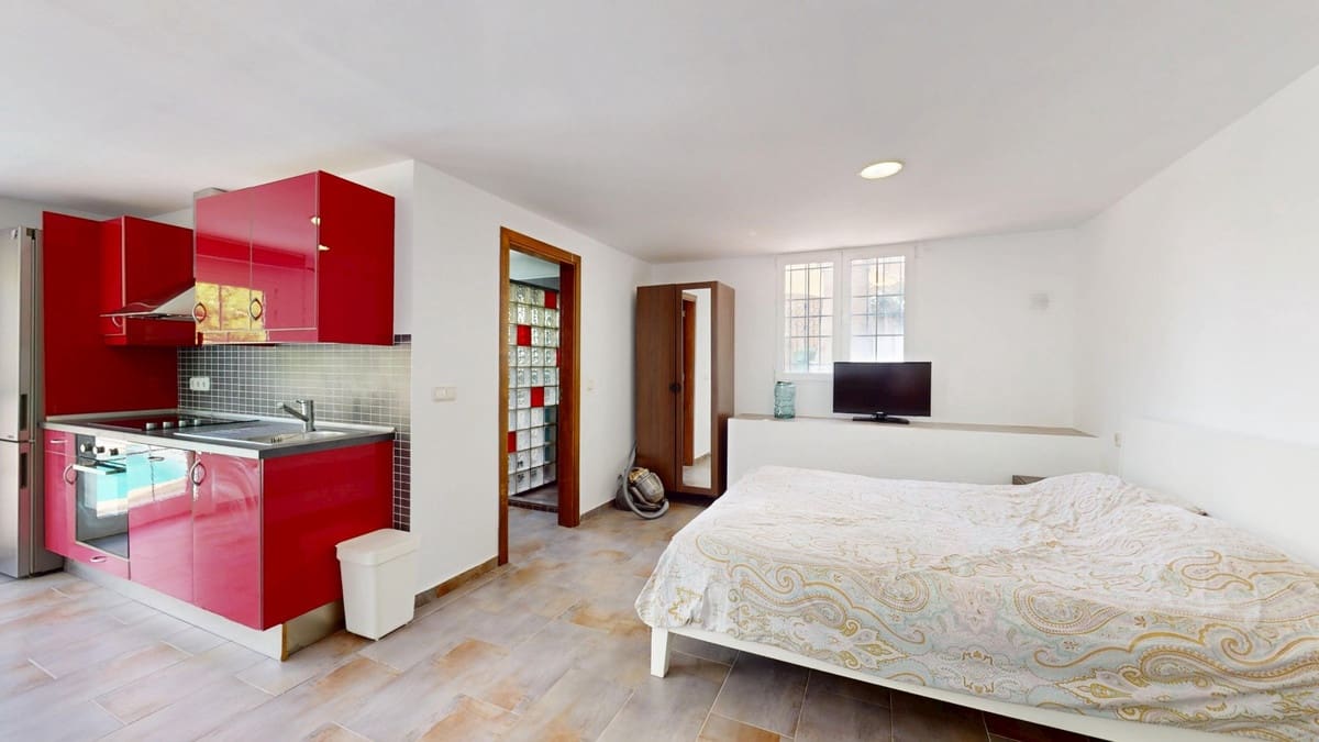 5 bedroom Villa for sale in La Zenia with pool - € 795,000 (Ref: 9800324)