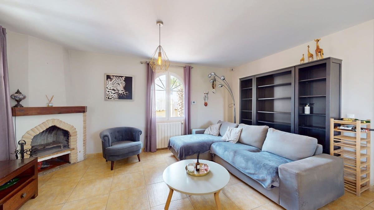 5 bedroom Villa for sale in La Zenia with pool - € 795,000 (Ref: 9800324)