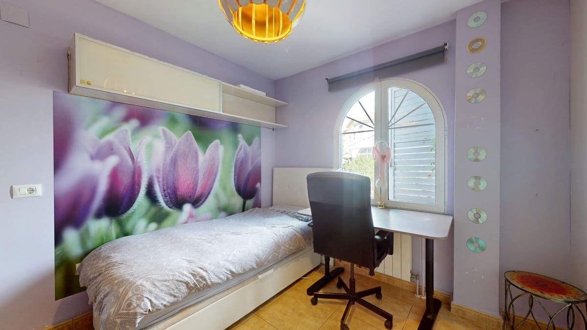5 bedroom Villa for sale in La Zenia with pool - € 795,000 (Ref: 9800324)