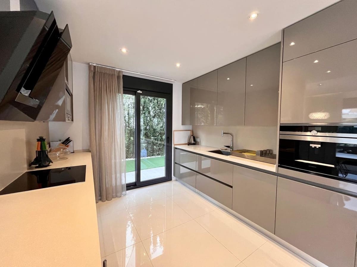 4 chambre Villa/Maison à vendre à Cabo Roig avec piscine garage - 990 000 € (Ref: 9800326)