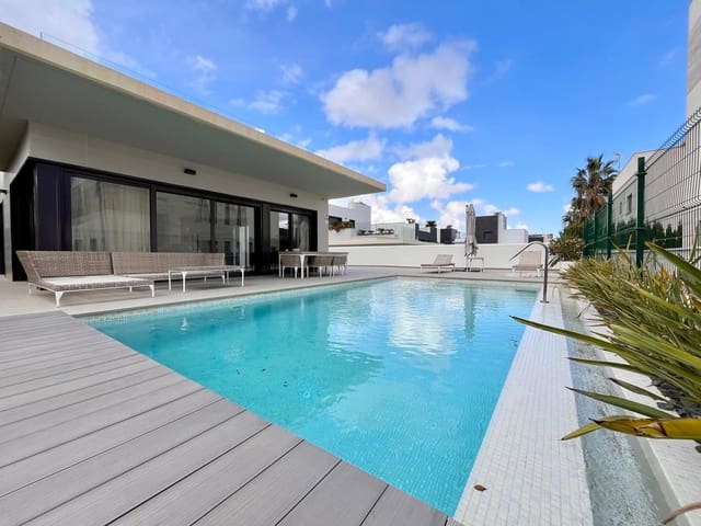 4 chambre Villa/Maison à vendre à Cabo Roig, Orihuela avec piscine garage - 990 000 € (Ref: 9800326)