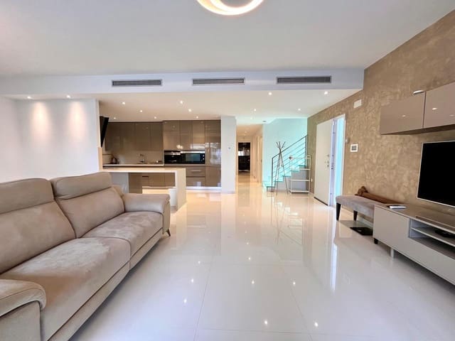 4 chambre Villa/Maison à vendre à Cabo Roig, Orihuela avec piscine garage - 990 000 € (Ref: 9800326)