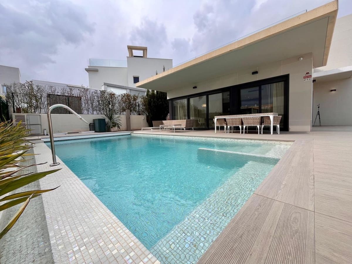 4 chambre Villa/Maison à vendre à Cabo Roig avec piscine garage - 990 000 € (Ref: 9800326)