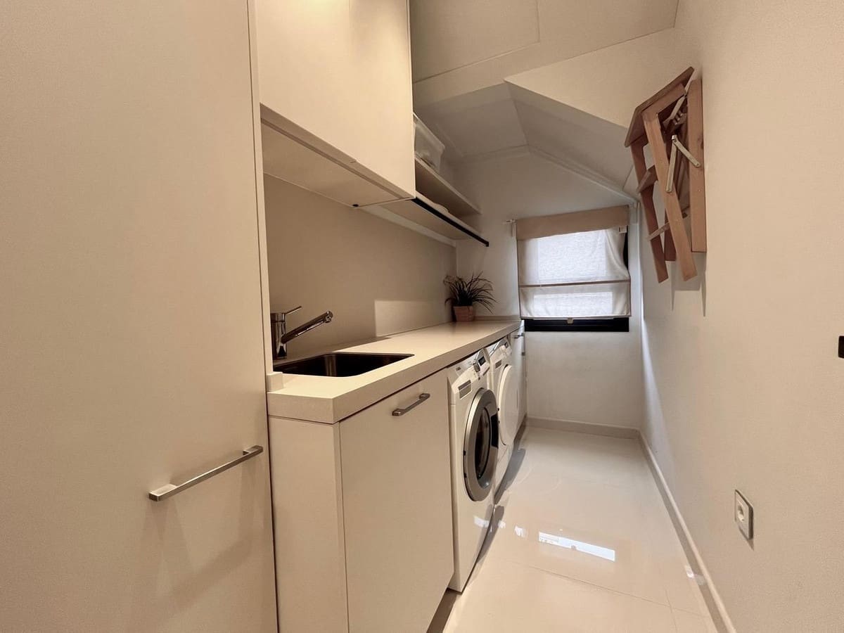 4 chambre Villa/Maison à vendre à Cabo Roig avec piscine garage - 990 000 € (Ref: 9800326)