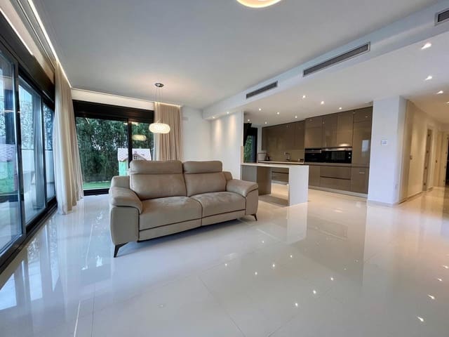 4 chambre Villa/Maison à vendre à Cabo Roig, Orihuela avec piscine garage - 990 000 € (Ref: 9800326)