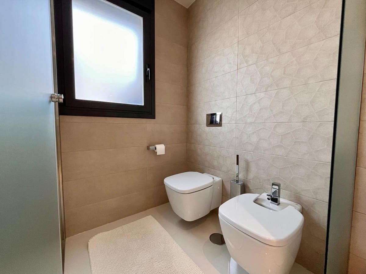 4 chambre Villa/Maison à vendre à Cabo Roig avec piscine garage - 990 000 € (Ref: 9800326)