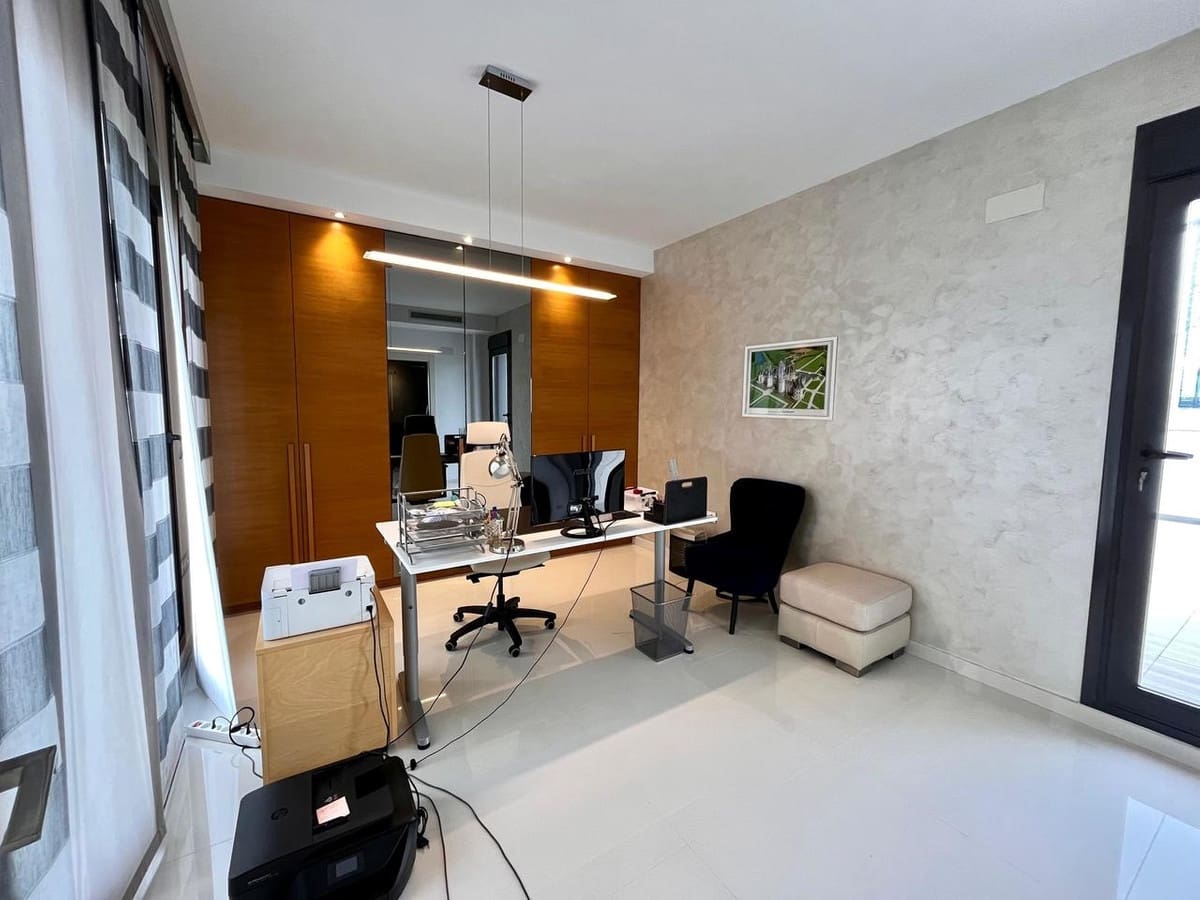 4 chambre Villa/Maison à vendre à Cabo Roig avec piscine garage - 990 000 € (Ref: 9800326)