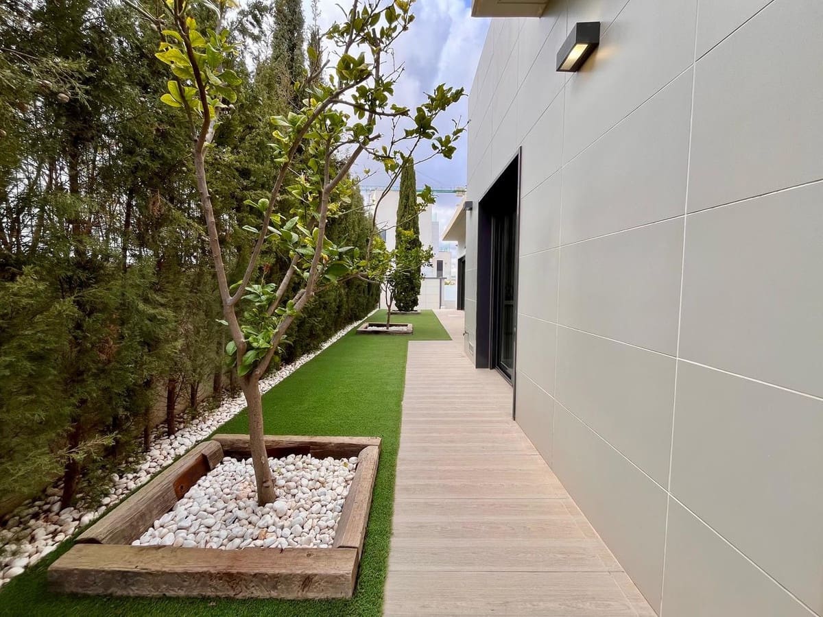 4 chambre Villa/Maison à vendre à Cabo Roig avec piscine garage - 990 000 € (Ref: 9800326)