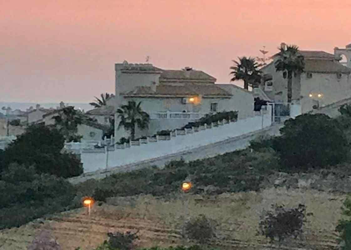 7 camera da letto Villa in vendita in La Marquesa con piscina - 525.000 € (Rif: 9801005)