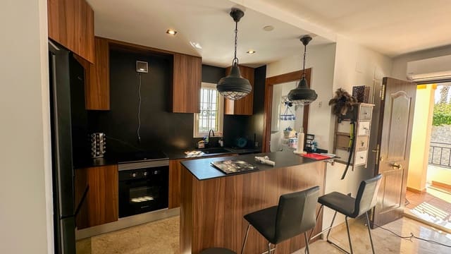 3 soverom Hus til salgs i Villamartin, Orihuela med svømmebasseng garasje - € 319 000 (Ref: 9801009)