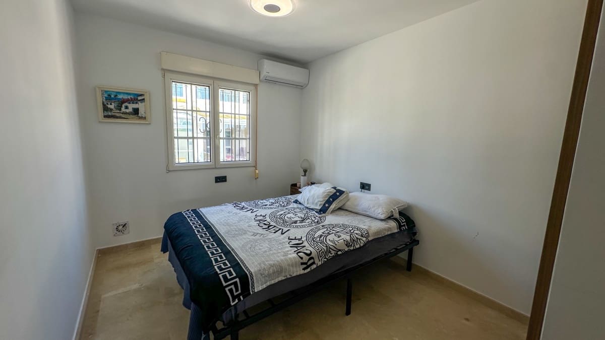 3 soverom Hus til salgs i Villamartin med svømmebasseng garasje - € 319 000 (Ref: 9801009)